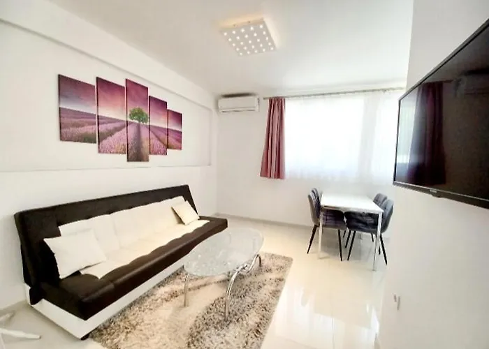 Silvia Apartman Makarska