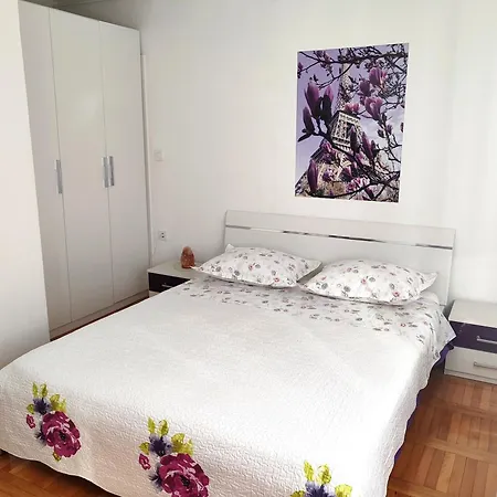 Silvia マカルスカ